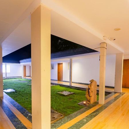 Mint Koregaon Park Next To Osho Ashram 푸네 외부 사진