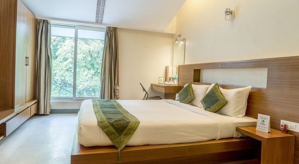 Mint Koregaon Park Next To Osho Ashram 푸네 외부 사진