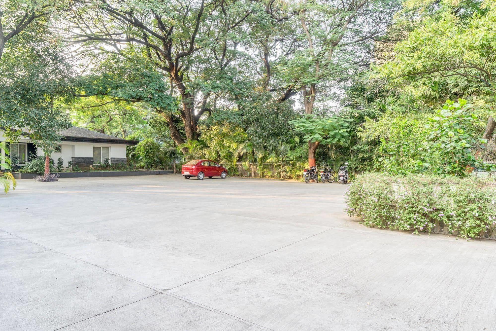 Mint Koregaon Park Next To Osho Ashram 푸네 외부 사진