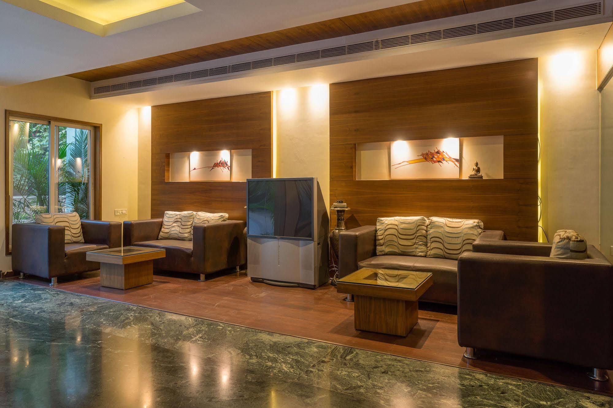 Mint Koregaon Park Next To Osho Ashram 푸네 외부 사진