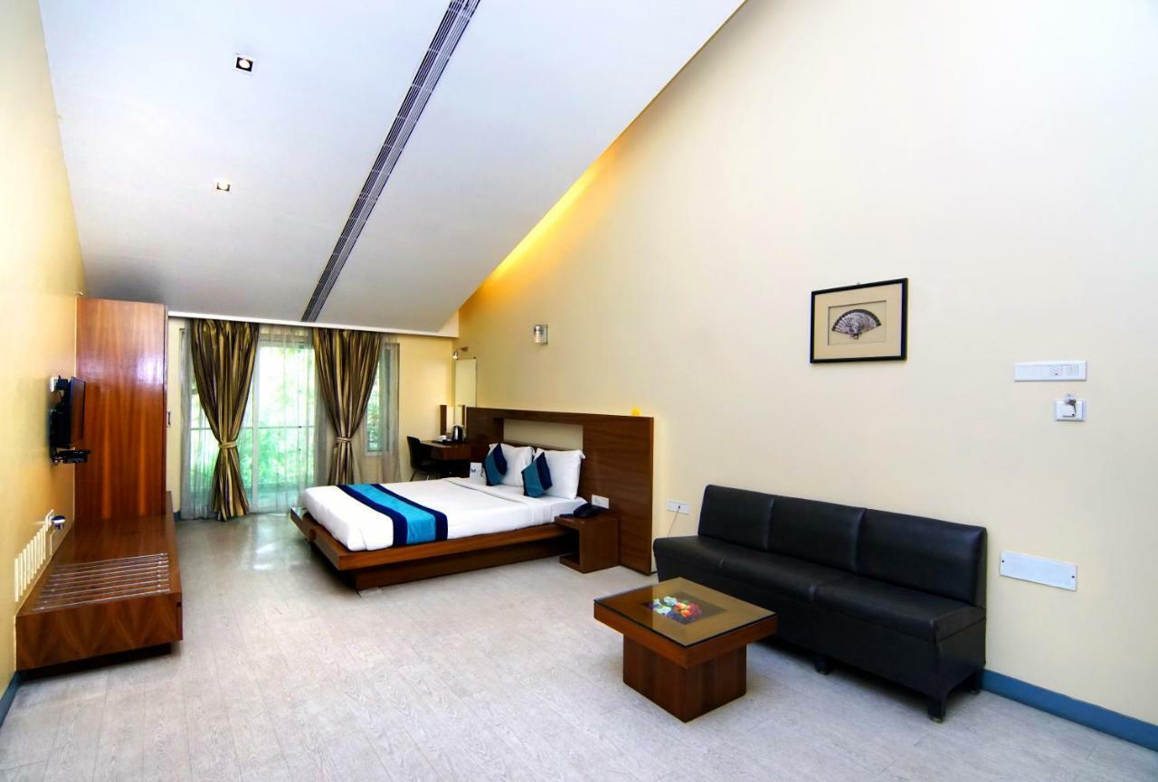 Mint Koregaon Park Next To Osho Ashram 푸네 외부 사진