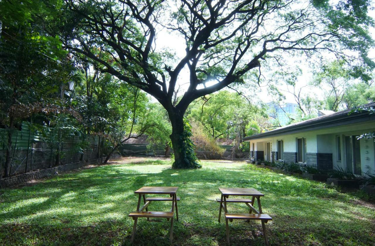 Mint Koregaon Park Next To Osho Ashram 푸네 외부 사진