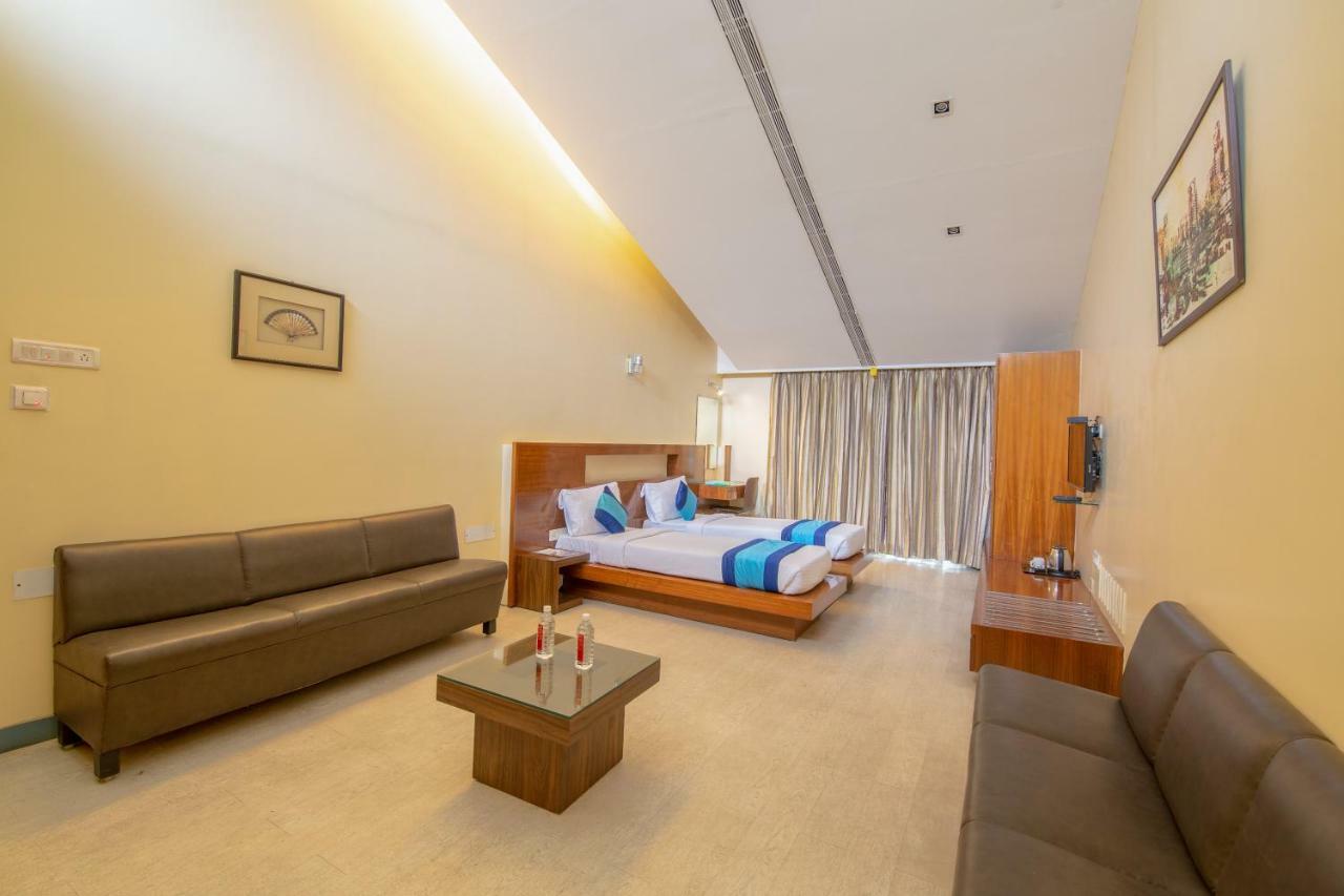 Mint Koregaon Park Next To Osho Ashram 푸네 외부 사진
