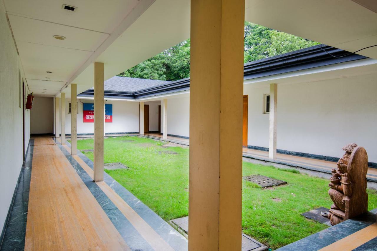 Mint Koregaon Park Next To Osho Ashram 푸네 외부 사진